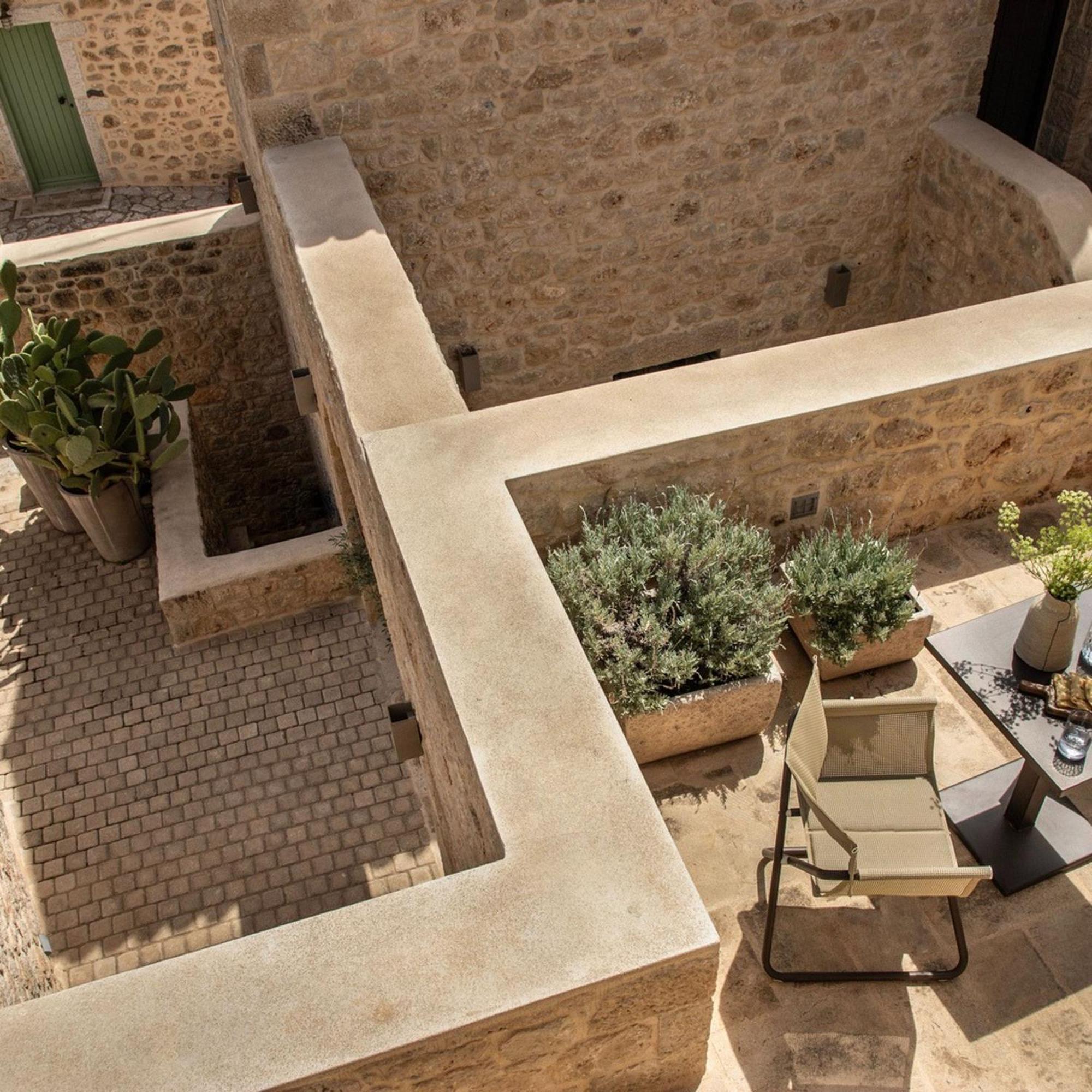 Korona Boutique Hotel Oitilon Exterior photo