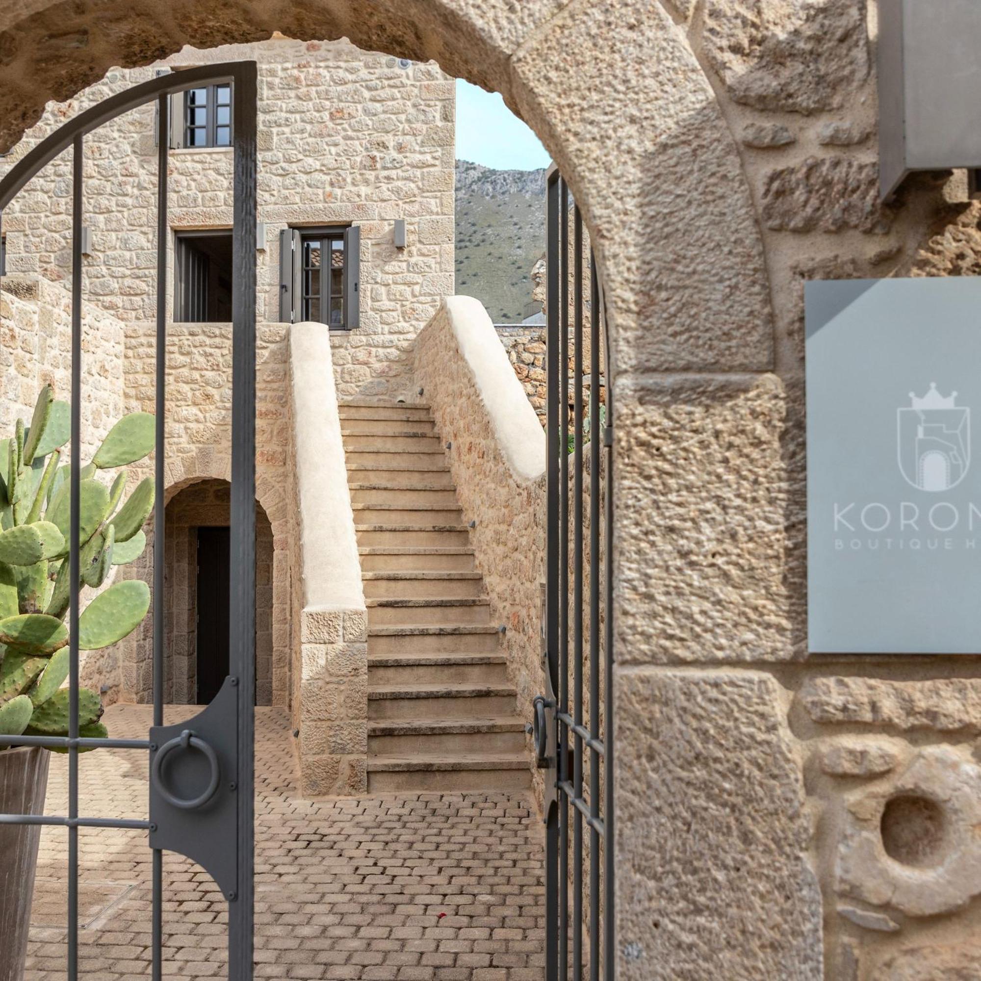 Korona Boutique Hotel Oitilon Exterior photo