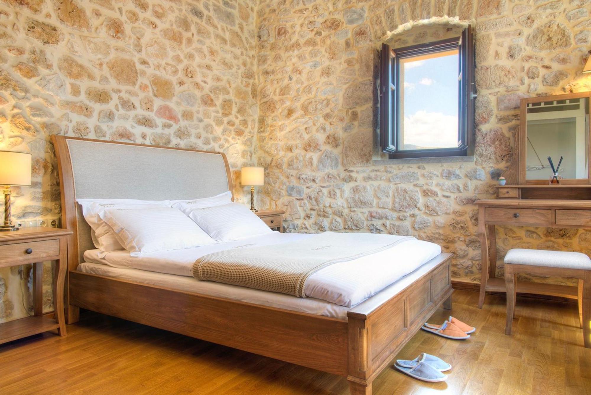Korona Boutique Hotel Oitilon Exterior photo
